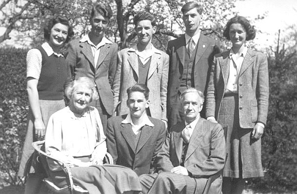 Cecil James Bending and family